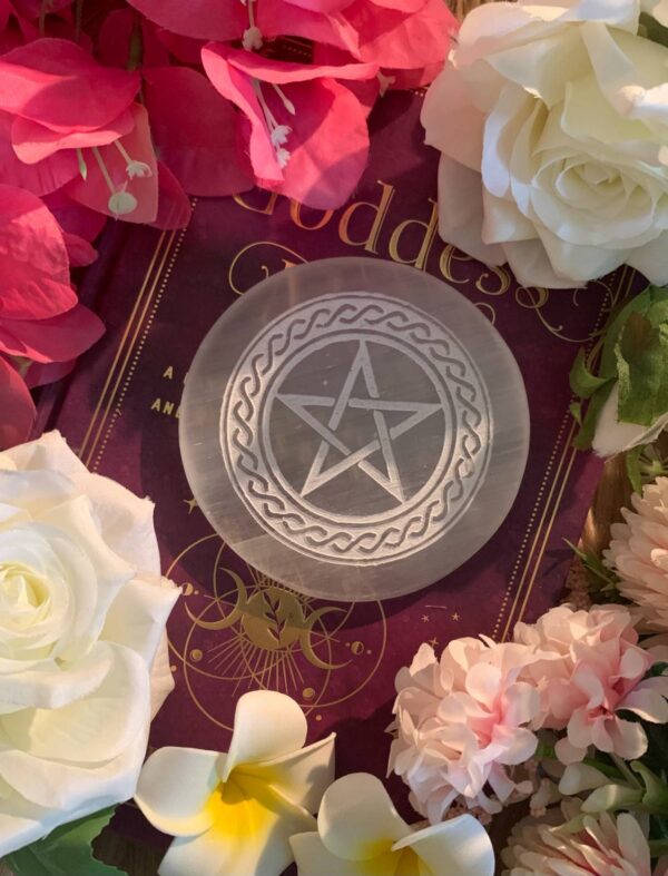 Pentagram selenite charging plate