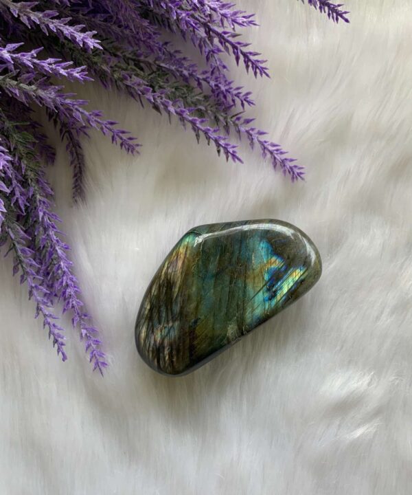 Labradorite - Image 4